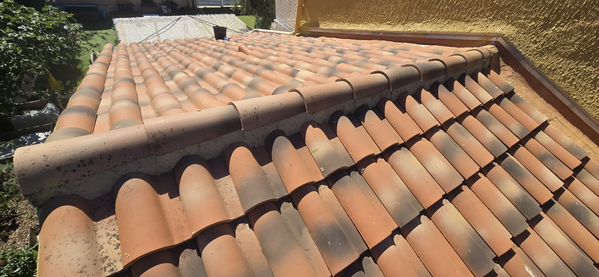 Renforcement d'une ferme lors d'une rénovation de charpente dans le Var